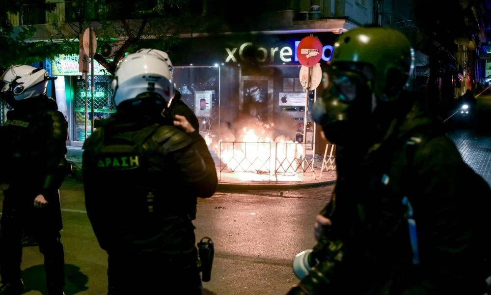 Στο αυτόφωρο οι συλληφθέντες για τα χθεσινά επεισόδια στη Θεσσαλονίκη
